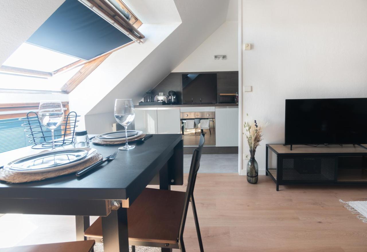 Bienvenue Chez Vous Tres Calme Et En Plein Centre Apartment Mantes-la-Jolie Exterior photo